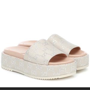 Gucci: Gg Metallic Jacquard Platform Sandals in Silver/Cream